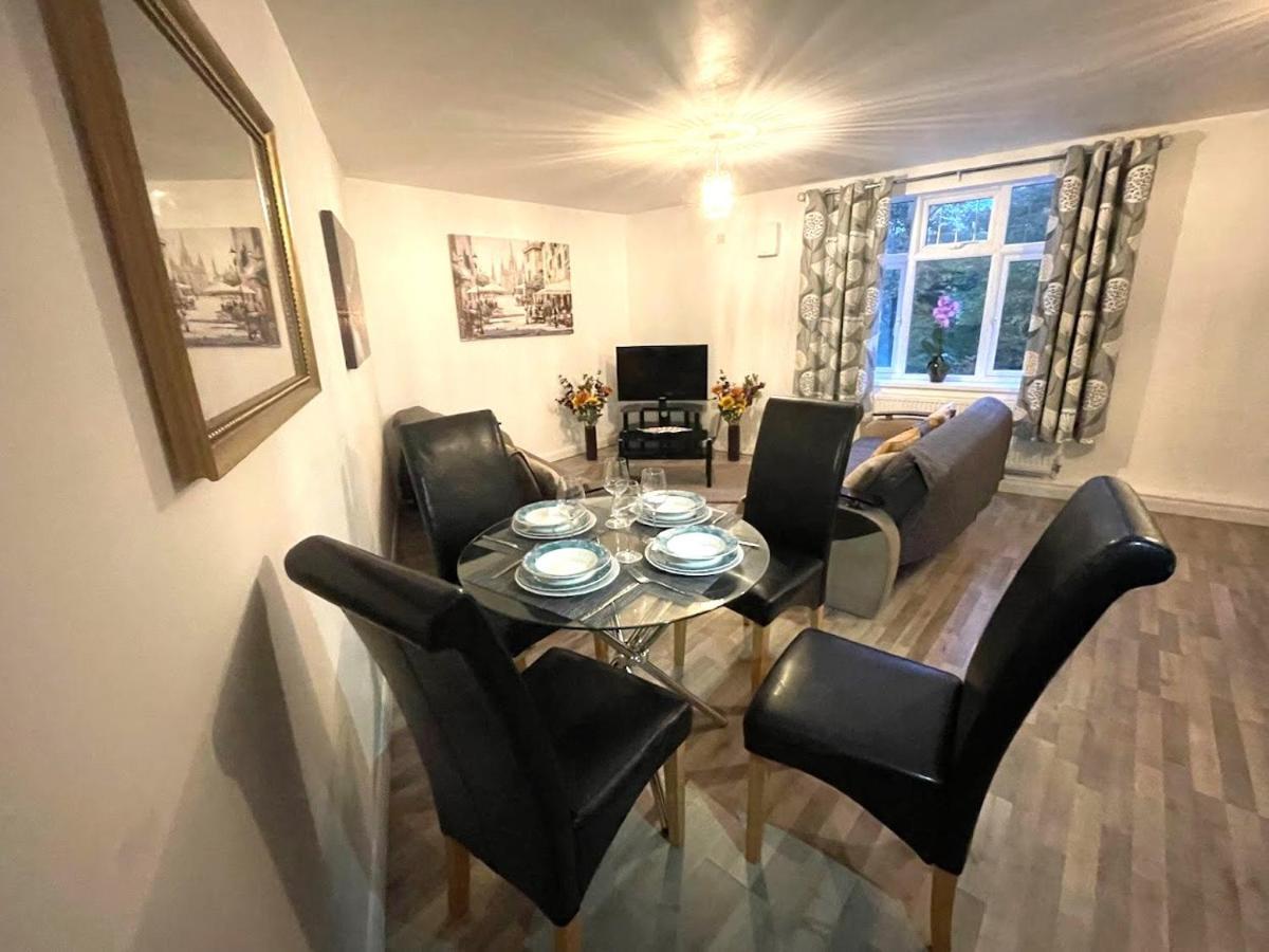 Deluxe 1-Bedroom Serviced Apartment Sleeps 4 For Short Or Long Stay Gillingham  Εξωτερικό φωτογραφία